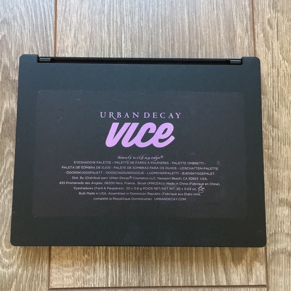Urban Decay Vice 20 eyeshadow palette - Picture 3 of 4